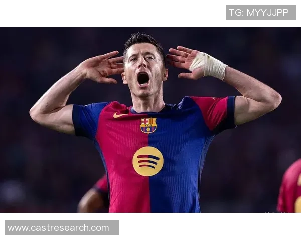 西甲激战曼联大胜莱比锡帽子戏法引发争议判罚热议